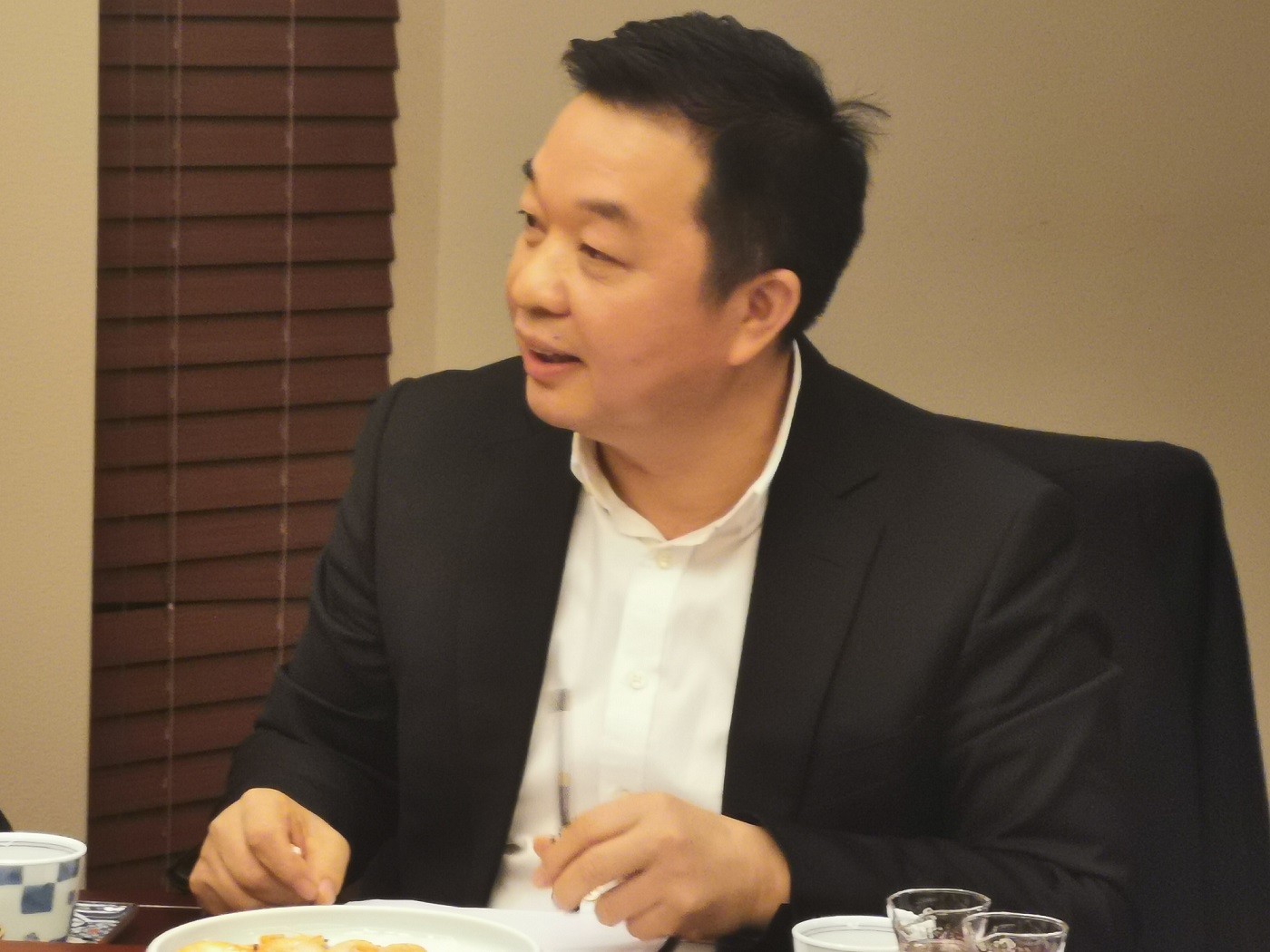 李哈宝董事长参加会长圆桌会学习政府工作报告